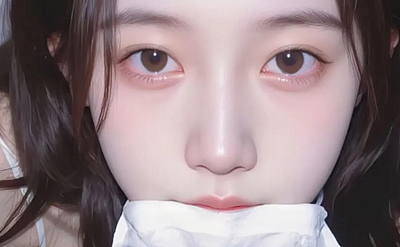 主人视角下的清纯美女 最新手机壁纸图片高清原图免费下载