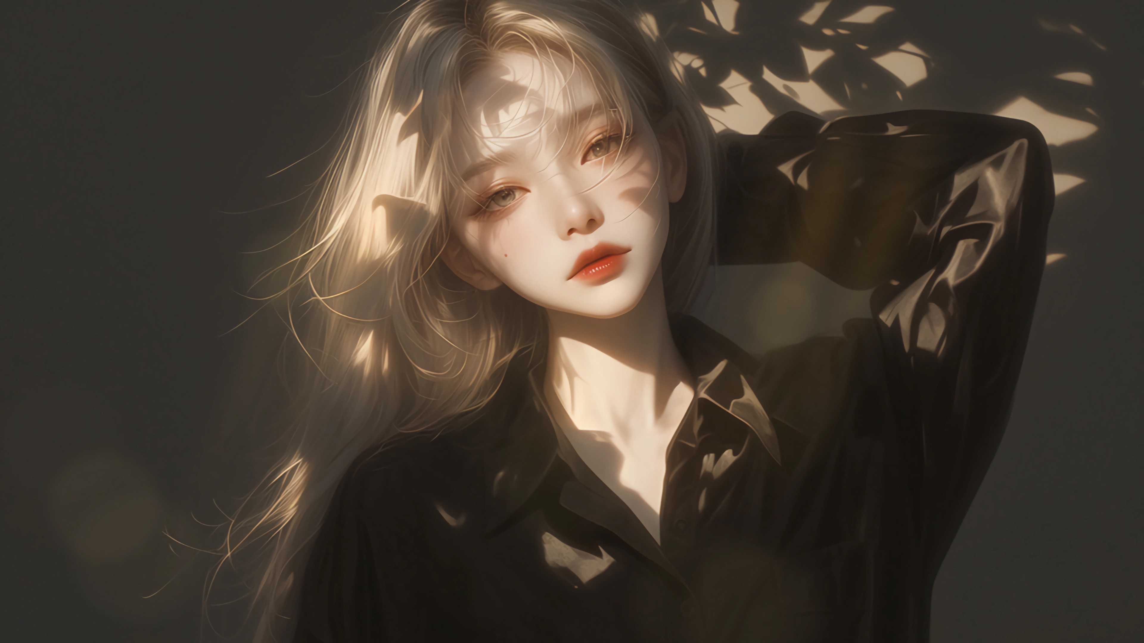 阳光折射下穿着黑色衬衫的红唇美女